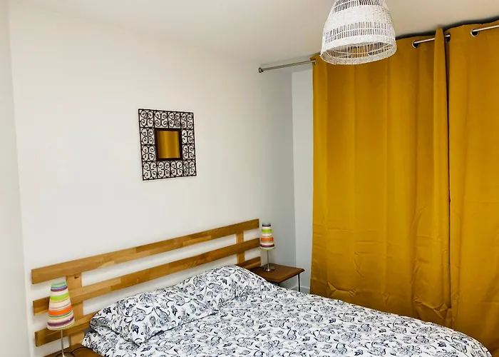 Joli F2 Avec Terrasse 150m * Saint-Aubin-Sur-Mer (Calvados)